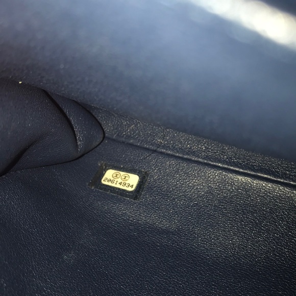 SOLD‼️ Authentic Chanel patent Navy blue envelope - Picture 5 of 5